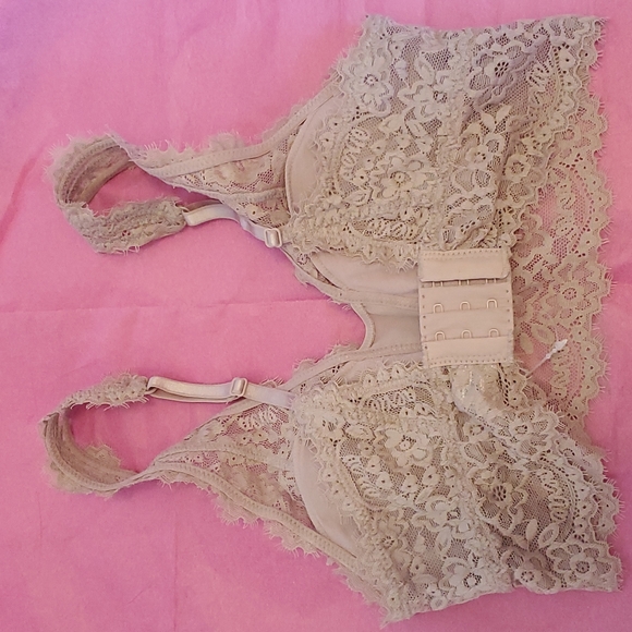 Aerie Eyelash Lace Padded Plunge Bralette - Size XS, 30A, 32A, 32B - Picture 9 of 9